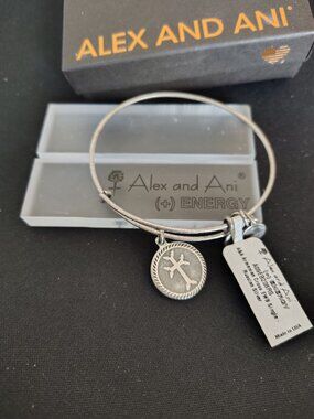 2013 Alex & Ani Armenian Cross Bangle     #839